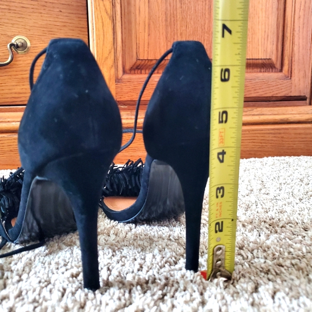 Steve Madden Sassey Suede Black Tassel Sandals - Picture 11 of 11
